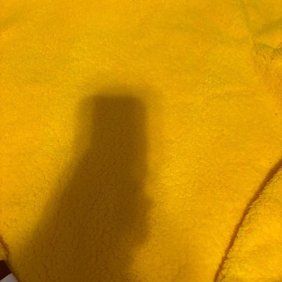 Washington Commanders Fuzzy Fleece Sweatshirt NEW Large Gold Yellow Red NFL - Picture 6 of 6